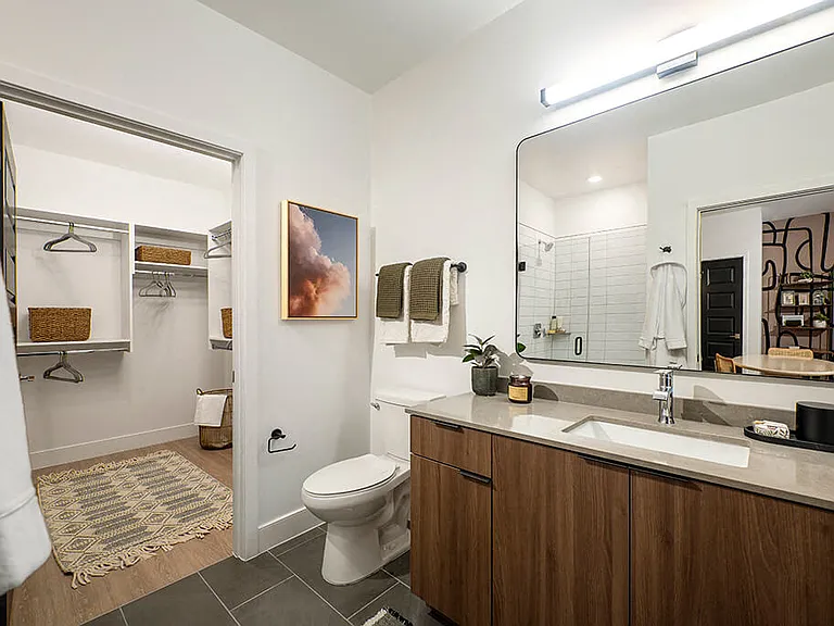 333 Ellington Apartments — Photo 8