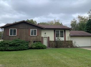 9239 N Bedford Rd, Macedonia, OH 44056