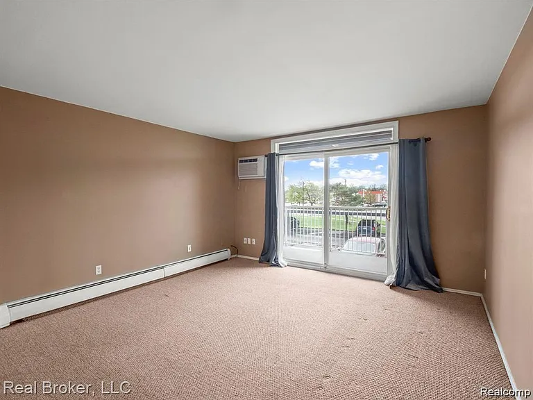 4905 Crooks Rd #A5 — Photo 6