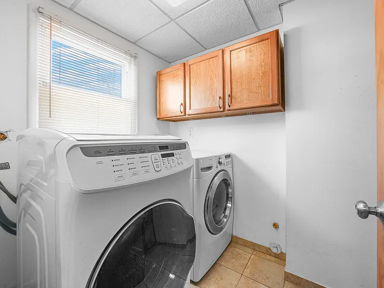 895 Patton St — Photo 37