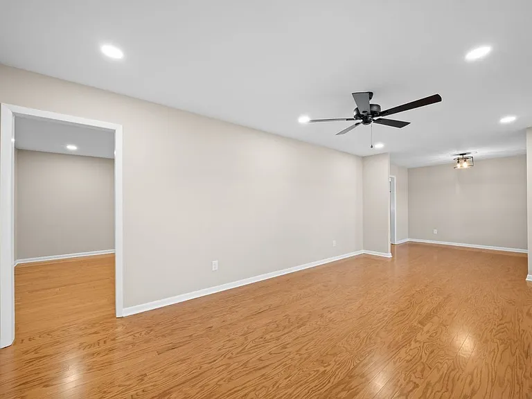215 Hill St — Photo 7
