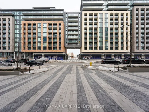 100 Eagle Rock Way, Vaughan, ON