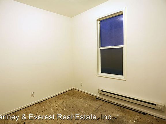 4th image of 731 Greenwich St