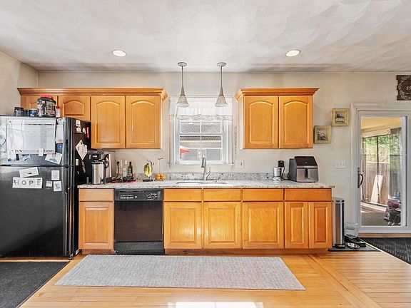3rd image of 3 Southwick Rd
