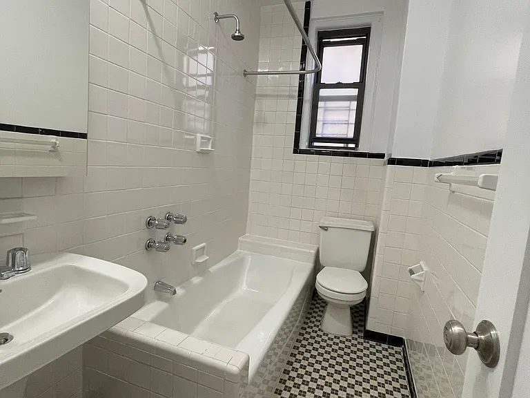 175 W 79th St #11A — Photo 20