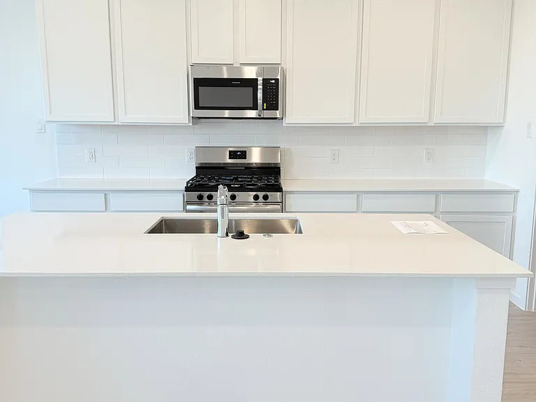 6814 Dutch Iris Dr — Photo 9