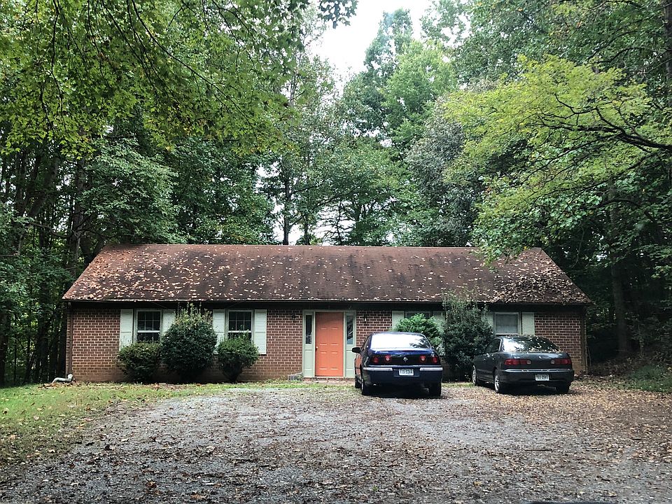 1st image of 7 Edgewood Ct #1