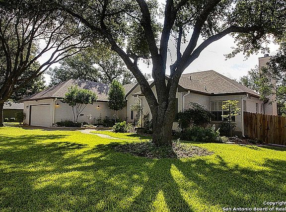 2nd image of 3238 Mid Hollow Dr
