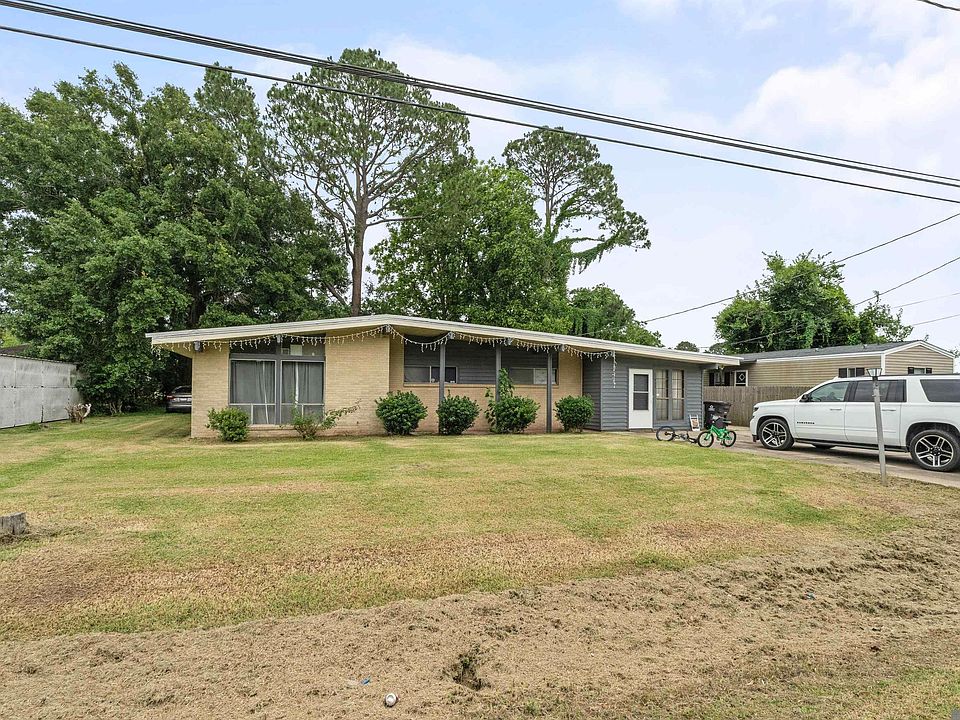 2nd image of 405 Vatican Dr