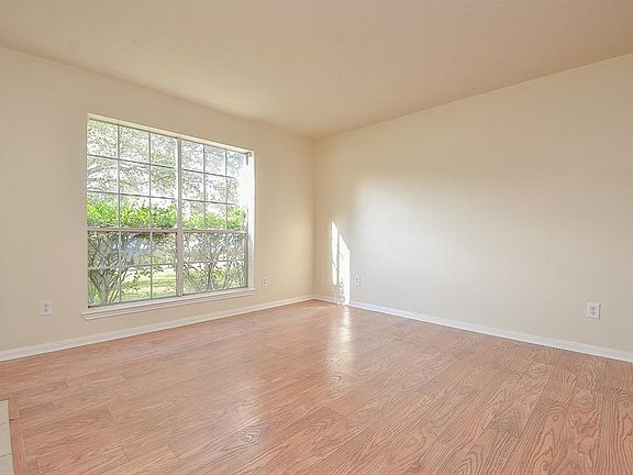 4th image of 15714 Clayton Bend Dr