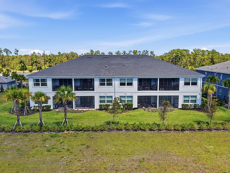 11851 Venetian Lagoon Dr #103 — Photo 41
