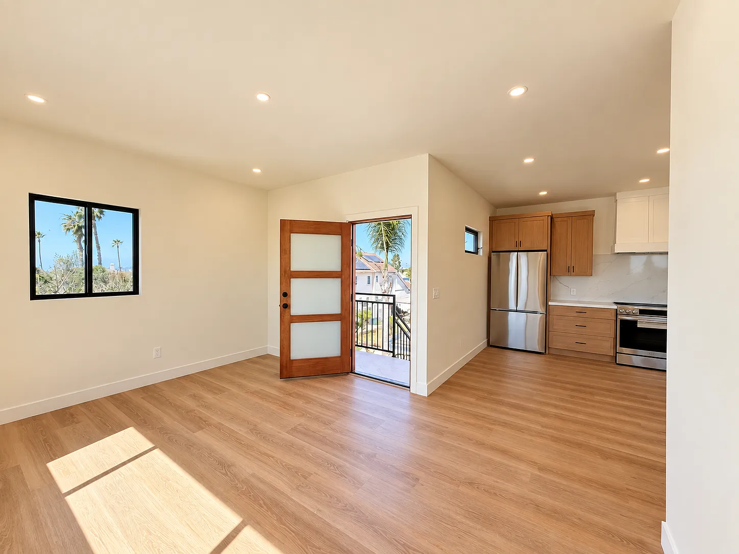 2 bed, 930 sqft, $3,240 — Photo 4