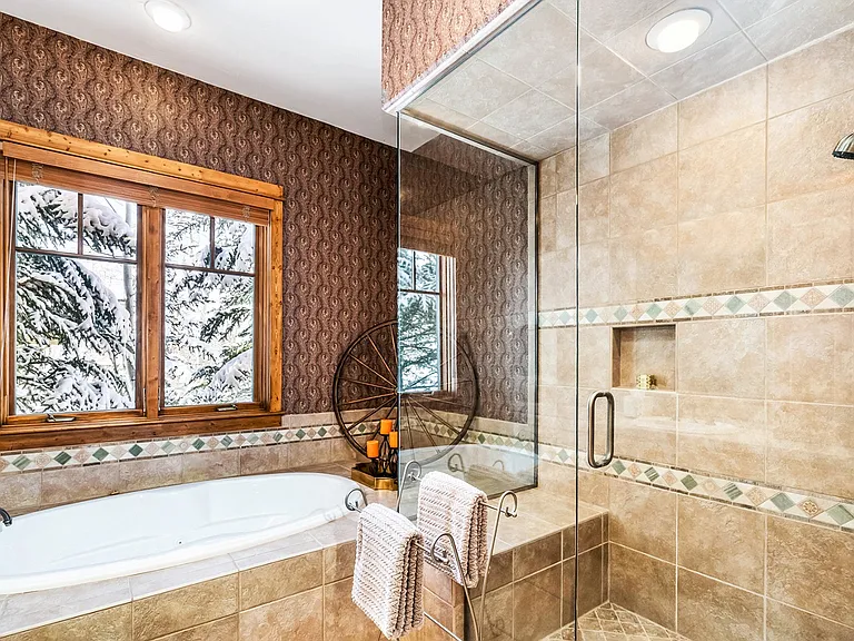 Tahoe Dr — Photo 15