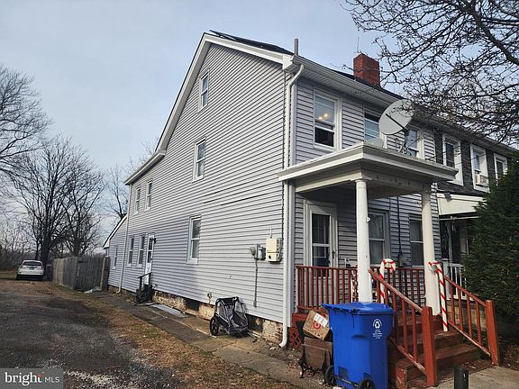2nd image of 213 Front St