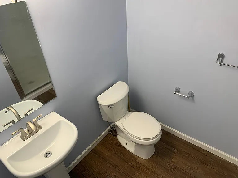 2541 Bittersweet Ln N — Photo 26