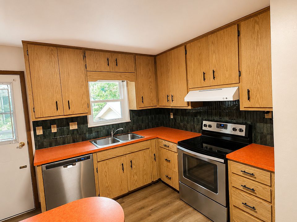 1st image of 172 Macon Ave APT 1