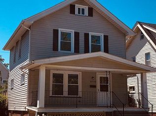 2088 Elmwood Ave, Lakewood, OH