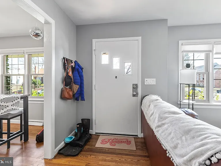 1321 Rowe St #A — Photo 17
