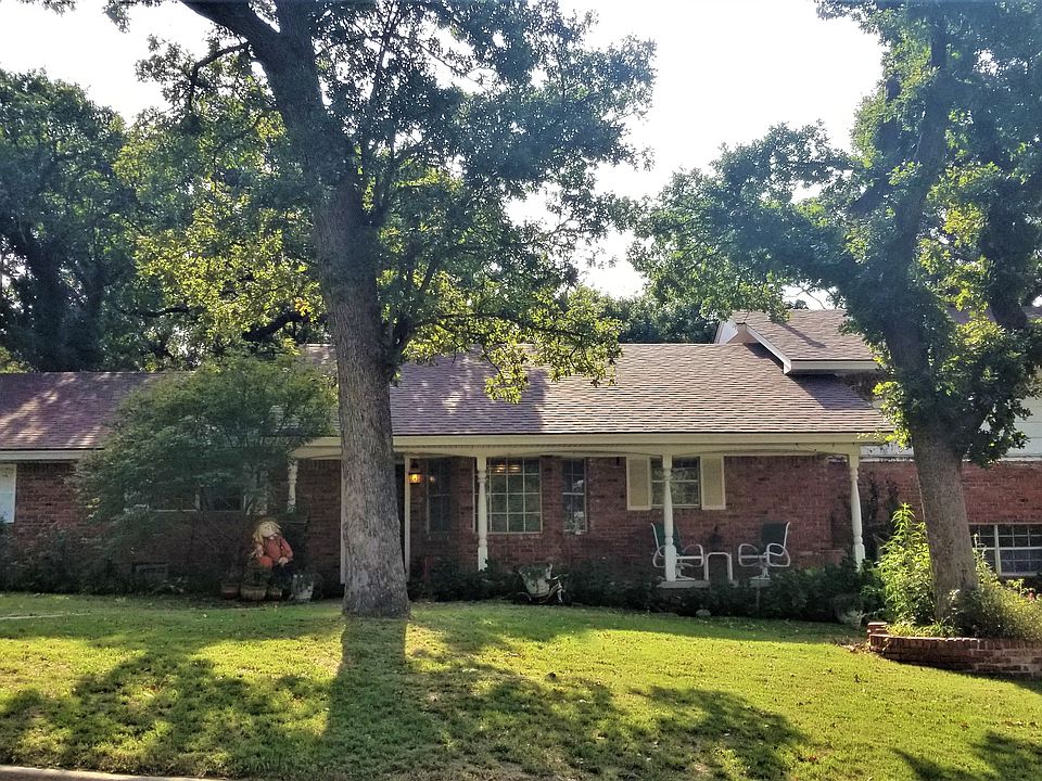 1st image of 2812 McMillan Cir