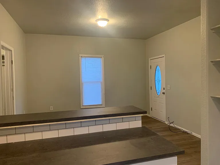 115 N Walnut St #B — Photo 6