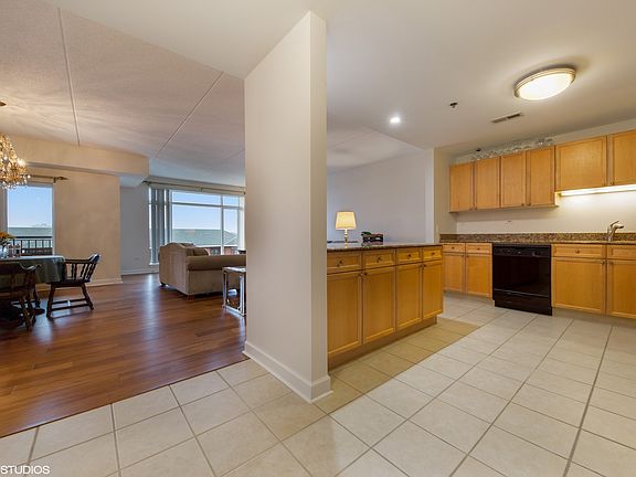 3rd image of 865 E 22nd St APT 512
