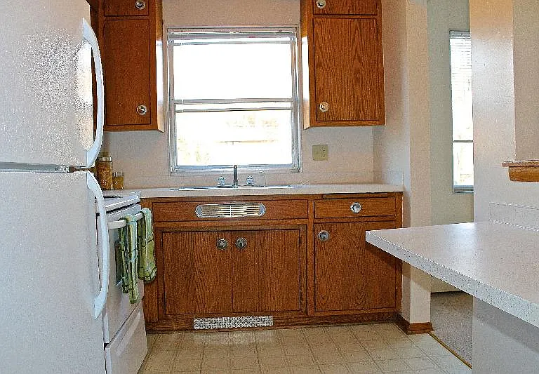 1398 Saint Paul Ave — Photo 6