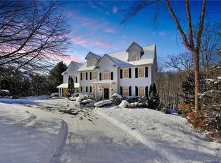 75 Aspen Ln, Trumbull, CT 06611