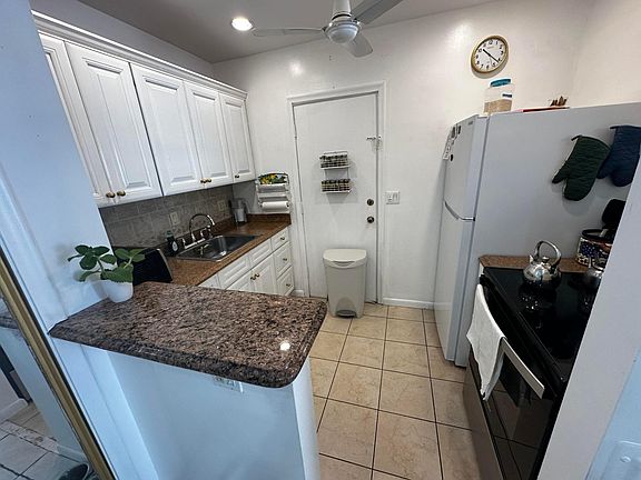 4th image of 330 S CYPRESS Road #610