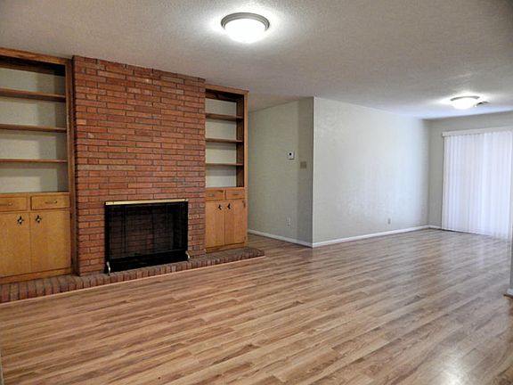 4th image of 4129 Bray Dr
