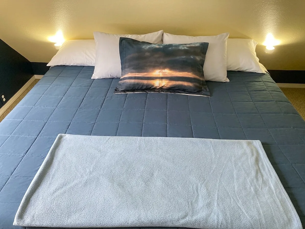 24908 J Pl — Photo 2