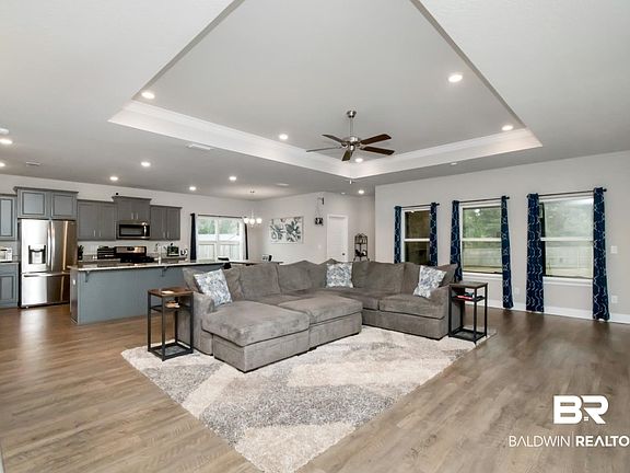 4th image of 9091 Oak Alley Way