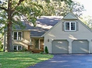 2060 Pokeberry Ct, Valparaiso, IN 46385