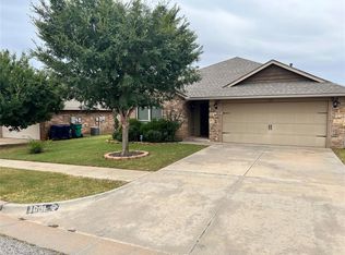 1001 Cimarron Creek Dr, Yukon, OK 73099