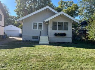 678 33rd St, Des Moines, IA 50312