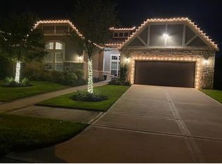 27 Crown Trl, Sugar Land, TX 77498
