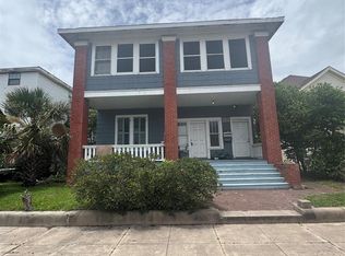 2206 Bernardo De Galvez, Galveston, TX 77550