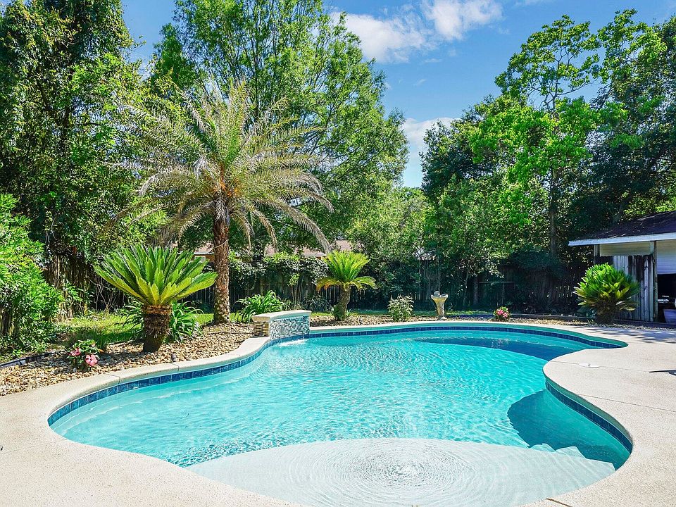 1st image of 710 Marcia Cir
