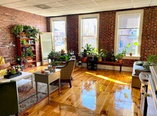 25 N Pleasant St, Amherst, MA 01002