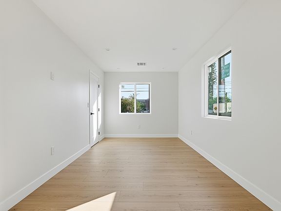 5th image of 13689 Garber St