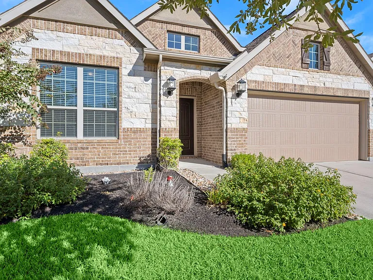 2939 Twin Cove Ct — Photo 1