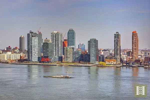 Rented by R New York | media 44