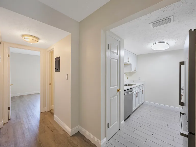 3111 W Horatio St #206 — Photo 4