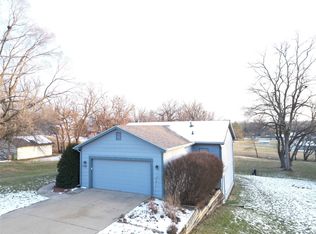 7920 Harbach Blvd, Clive, IA 50325