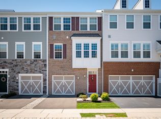 118 Waypoint Dr, Eatontown, NJ 07724