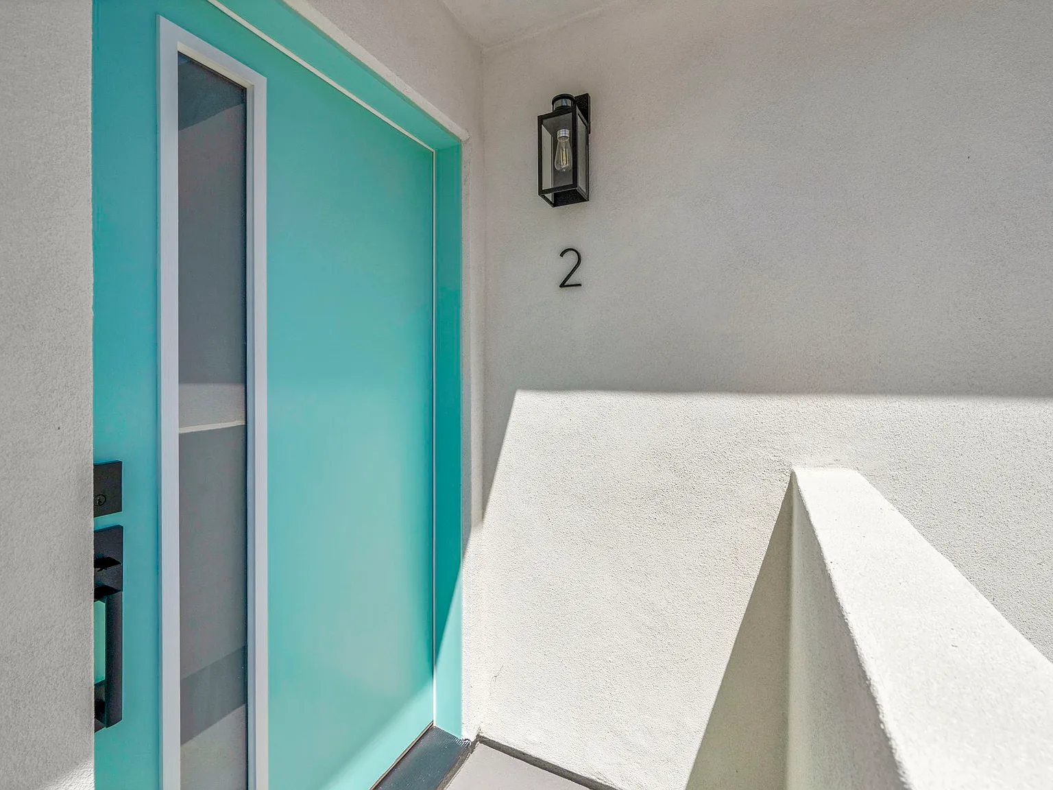2 bed, 900 sqft, $3,200 — Photo 2