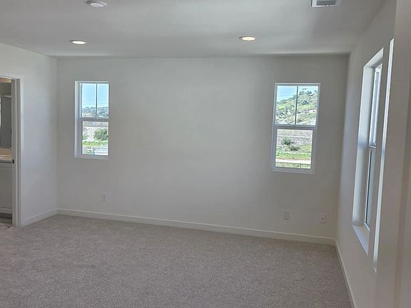 4th image of 724 Kingbird Loop