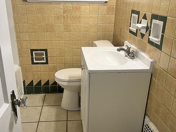 5th image of 1117 Woodlawn Ave
