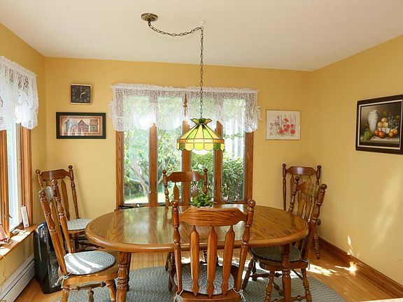 Kitchen eat-in
