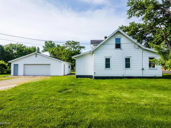 13503 State St, Sawyer, MI 49125