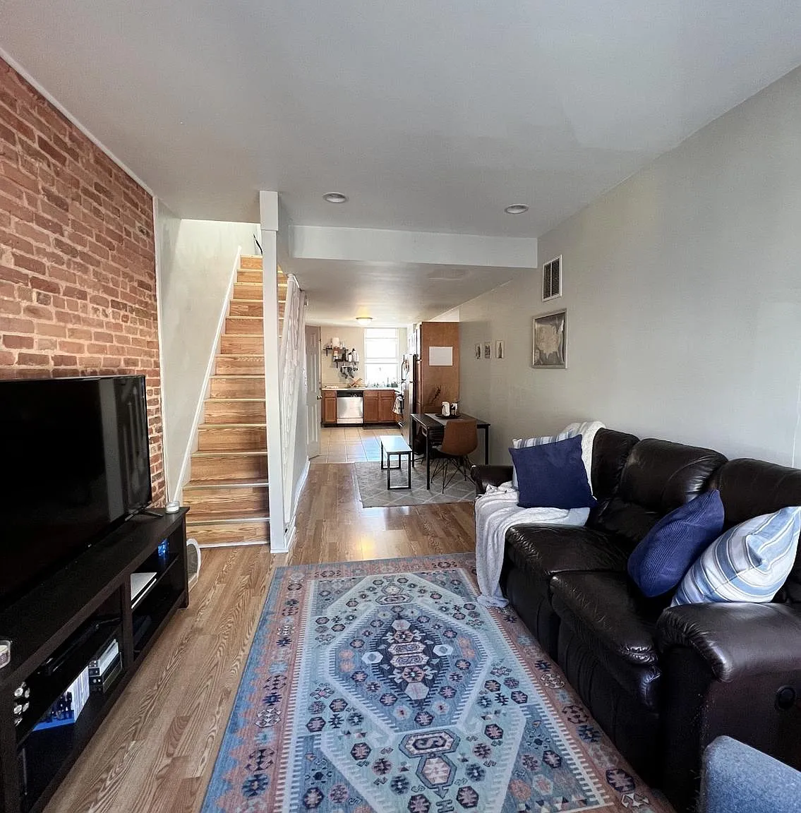 2 bed, 936 sqft, $1,750 — Photo 1